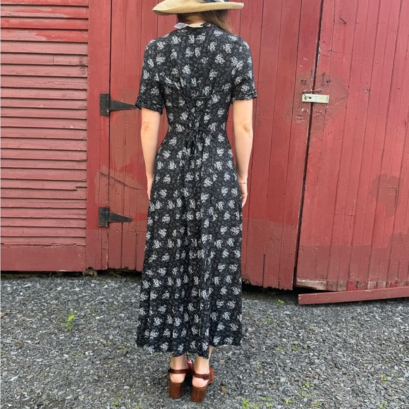 Vintage 90s dress Small XS black floral midi rayon lacing buttons short sleeve - Picture 3 of 13